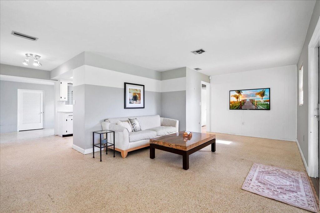 Photo of 606 Pinegrove Avenue, Jupiter, FL 33458 (MLS # R11019720)