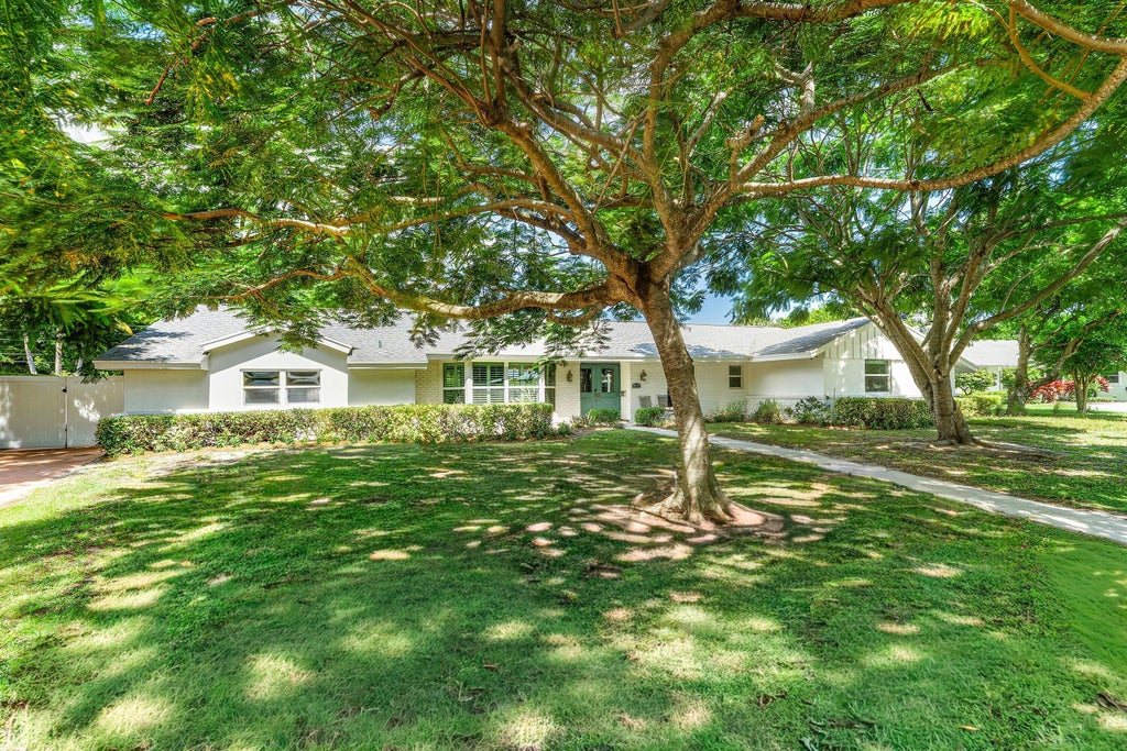 Photo of 817 Anchorage Drive, North Palm Beach, FL 33408 (MLS # B26082758)