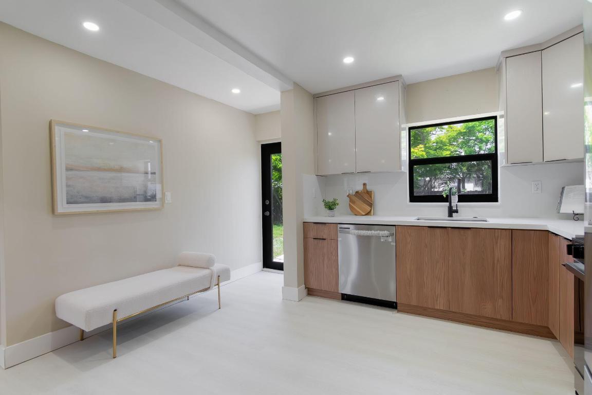 NORTH ANDREWS TERRACE SECOND ADD - Residential Lease