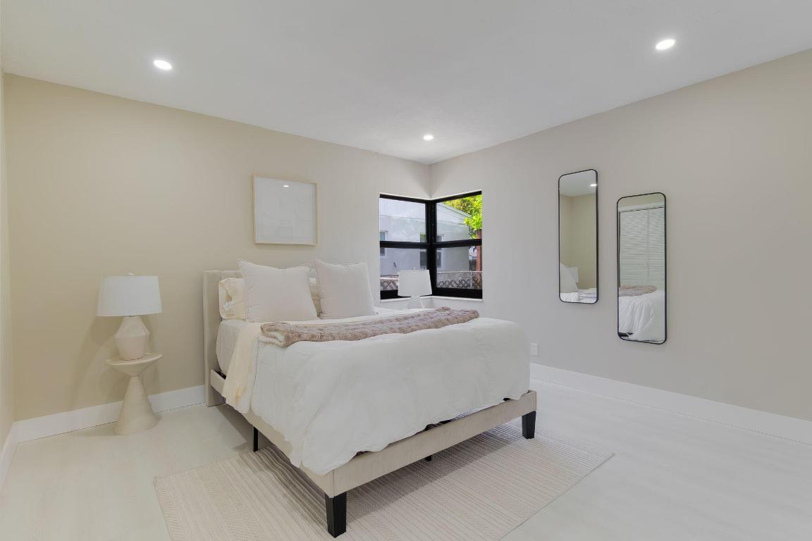 NORTH ANDREWS TERRACE SECOND ADD - Residential Lease