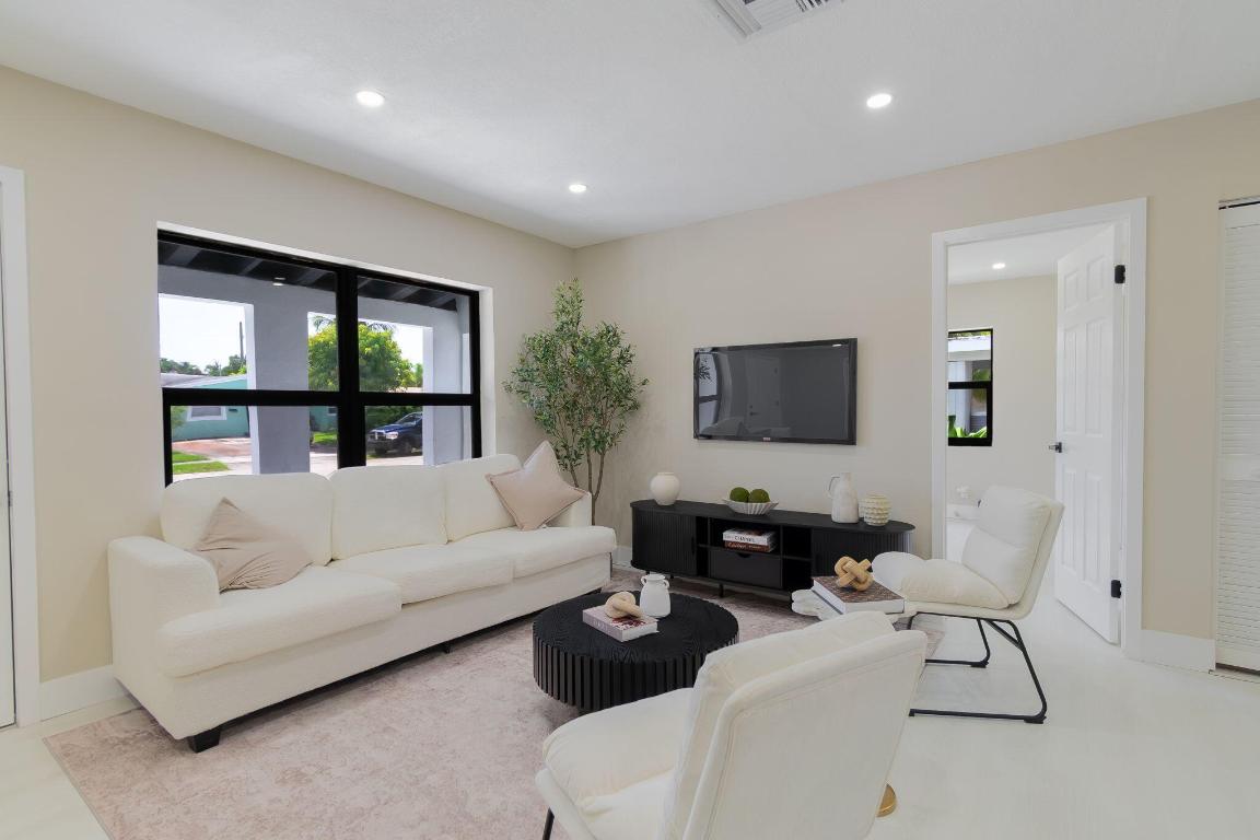 NORTH ANDREWS TERRACE SECOND ADD - Residential Lease