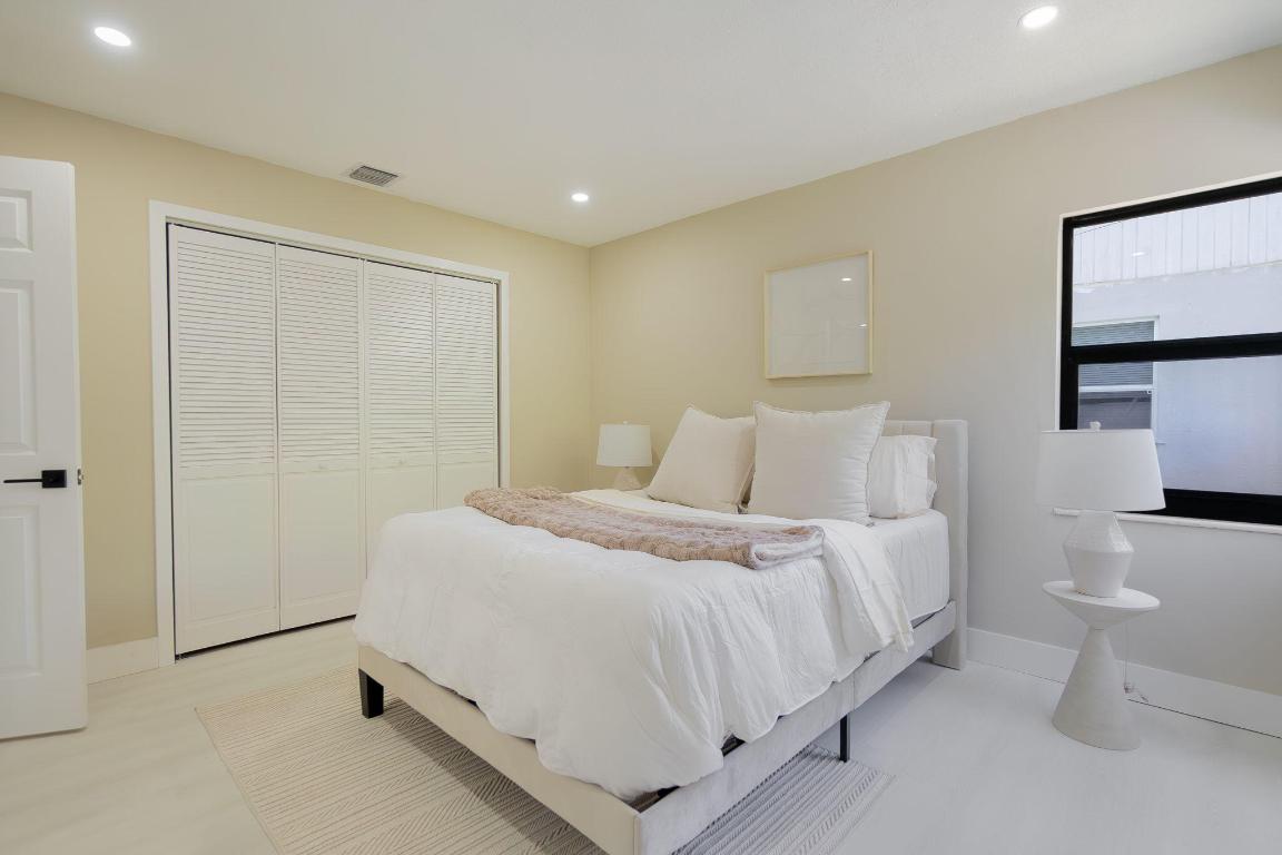 NORTH ANDREWS TERRACE SECOND ADD - Residential Lease