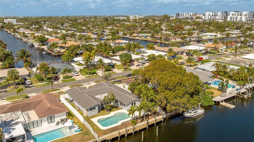 Photo of 360 SE 5th Avenue, Pompano Beach, FL 33060 (MLS # F10540638)