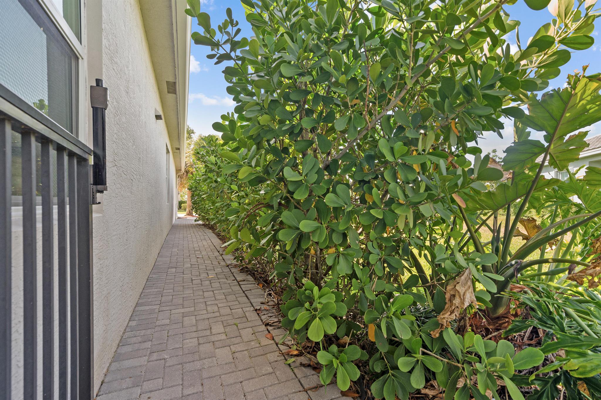 HAMMOCKS OF WESTLAKE - Residential Lease