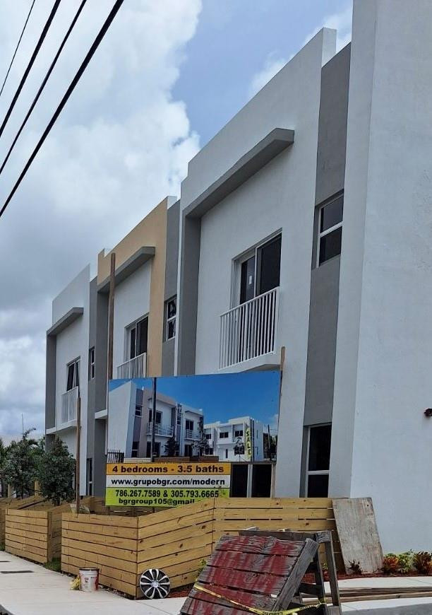 MODERN HOUSE CONDO - Residential Lease