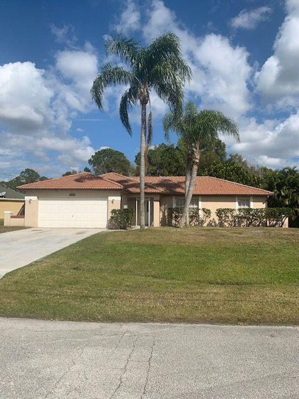 Photo of 4444 NW Hegar Place Pl, Port Saint Lucie, FL 34983 (MLS # R10834882)