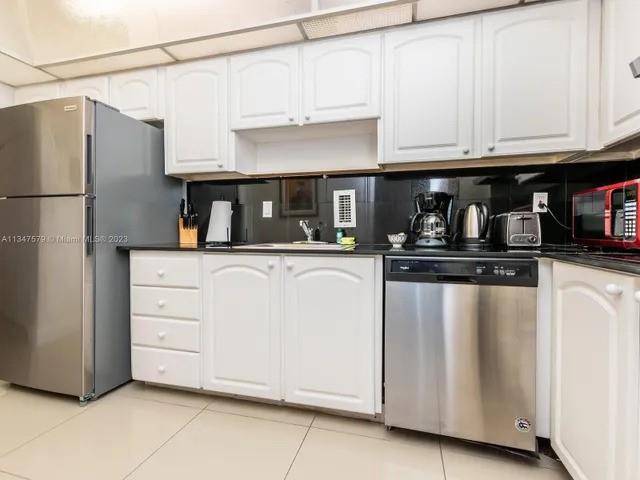 3901 S Ocean Dr 12b