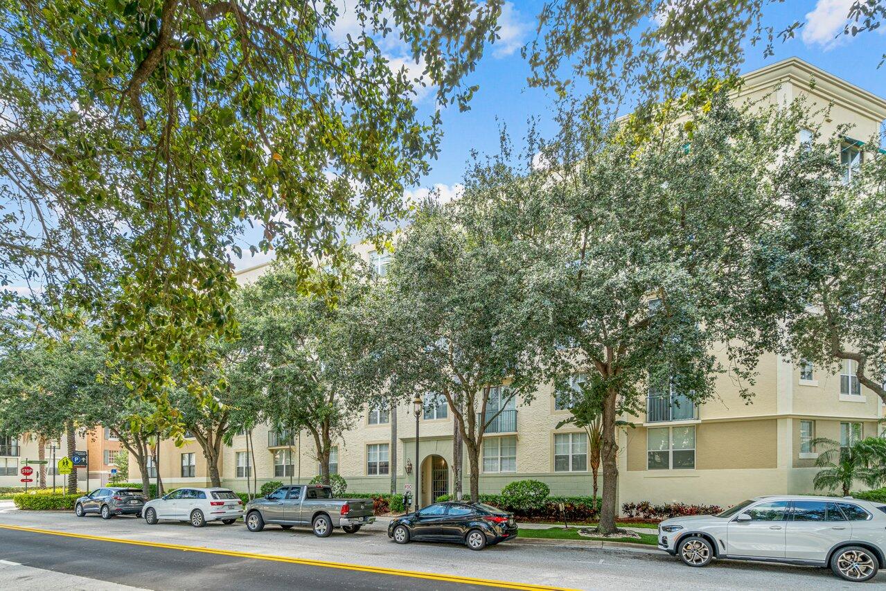 COURTYARDS IN CITYPLACE CONDO - Residential Lease