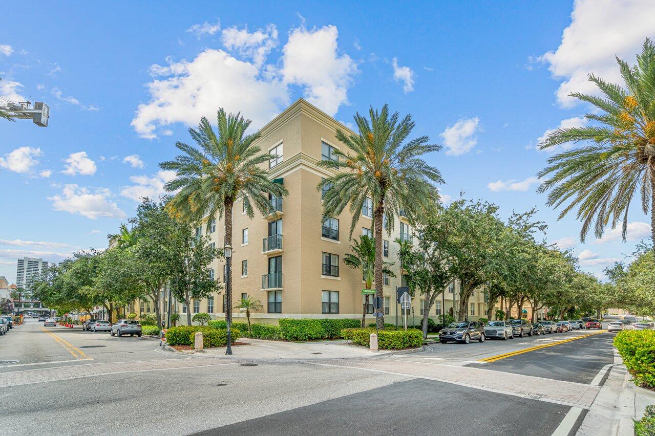 COURTYARDS IN CITYPLACE CONDO - Residential Lease