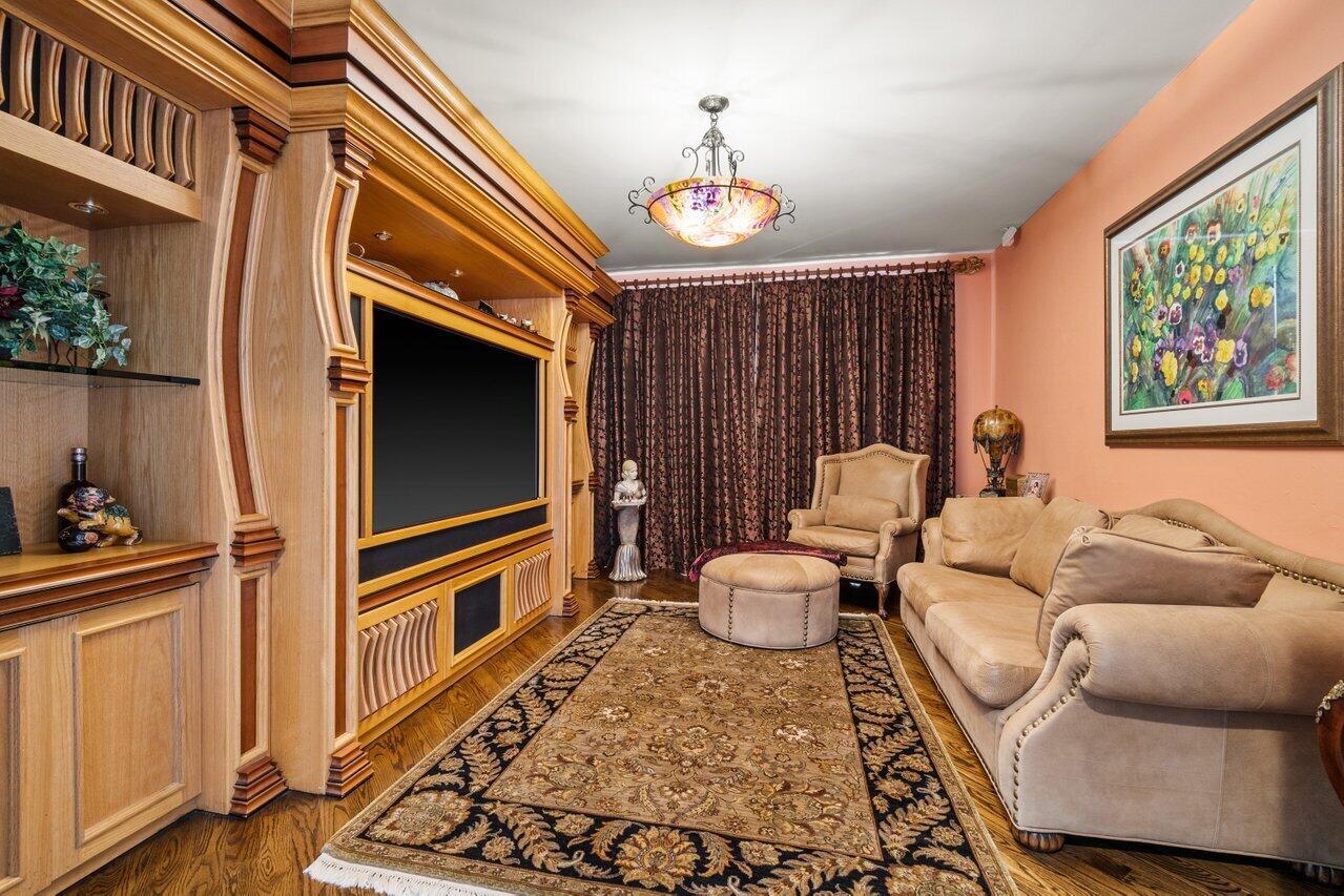 SEASONS - Residential