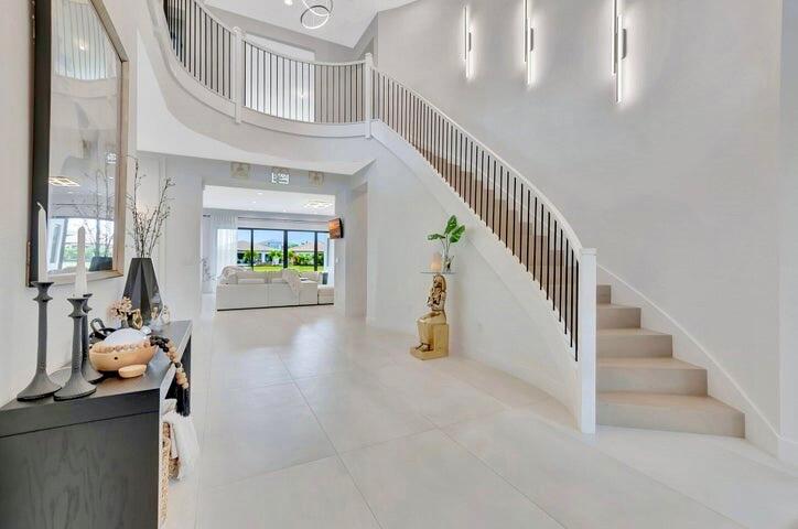 17065 Rainbow Falls Trail