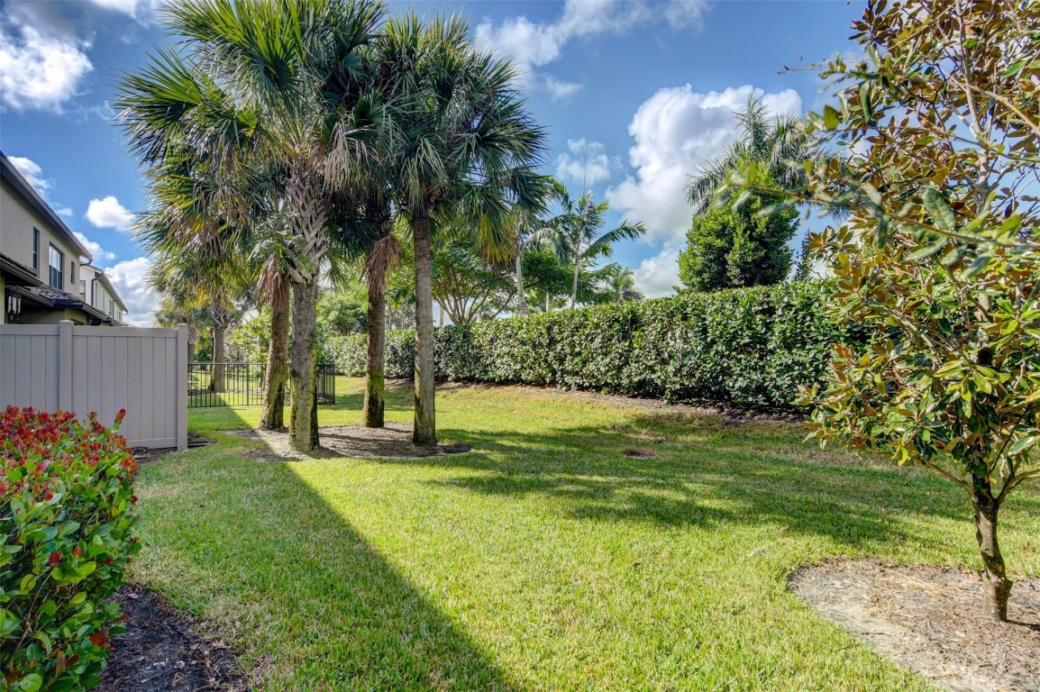 FIELDS AT GULFSTREAM POLO - Residential Lease