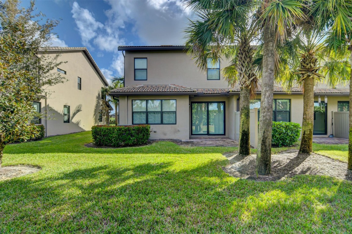 FIELDS AT GULFSTREAM POLO - Residential Lease