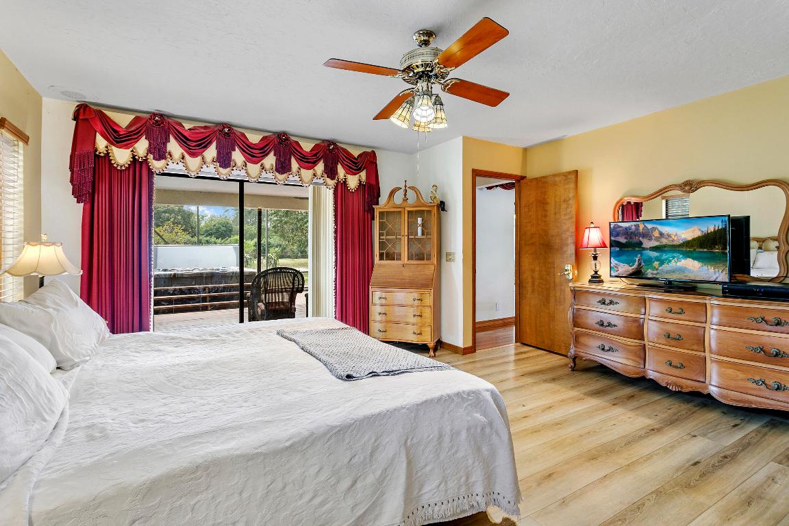 LOXAHATCHEE GROVES - Residential