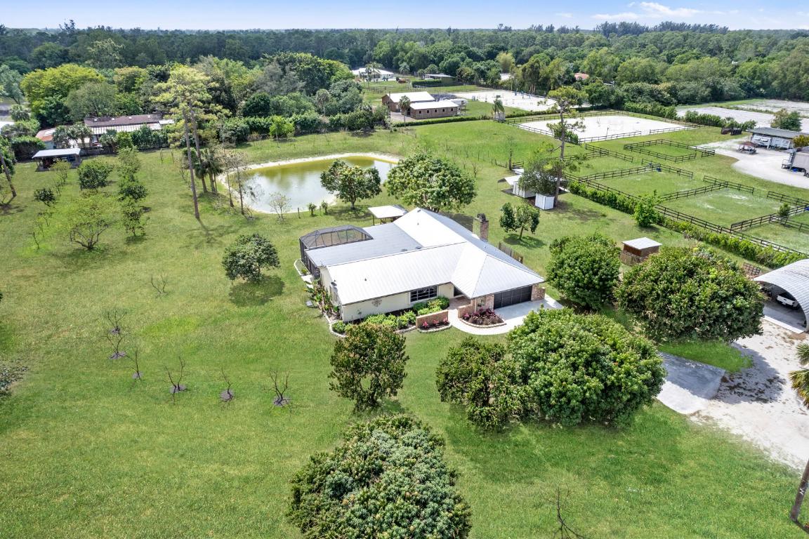 LOXAHATCHEE GROVES - Residential