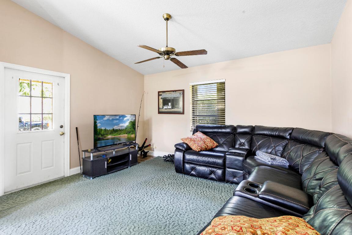 LOXAHATCHEE GROVES - Residential