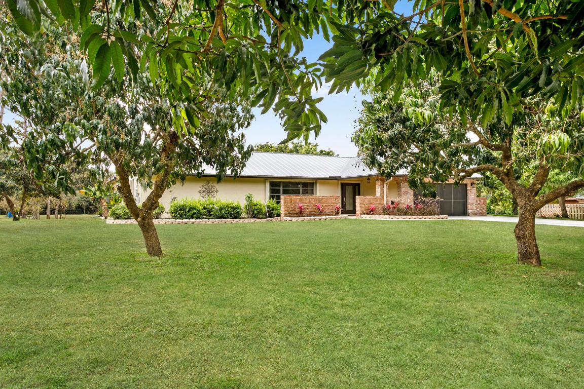 LOXAHATCHEE GROVES - Residential