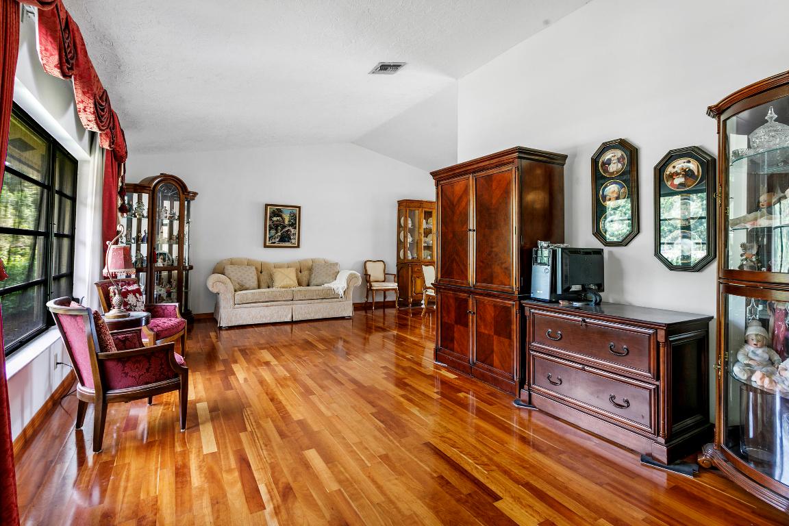 LOXAHATCHEE GROVES - Residential