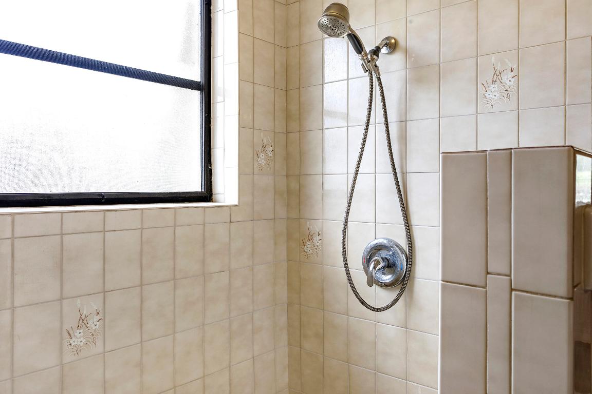 LOXAHATCHEE GROVES - Residential