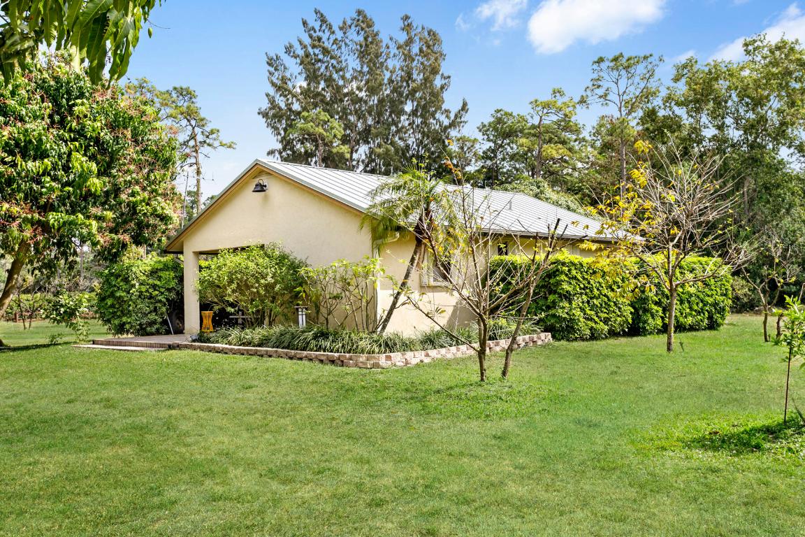 LOXAHATCHEE GROVES - Residential