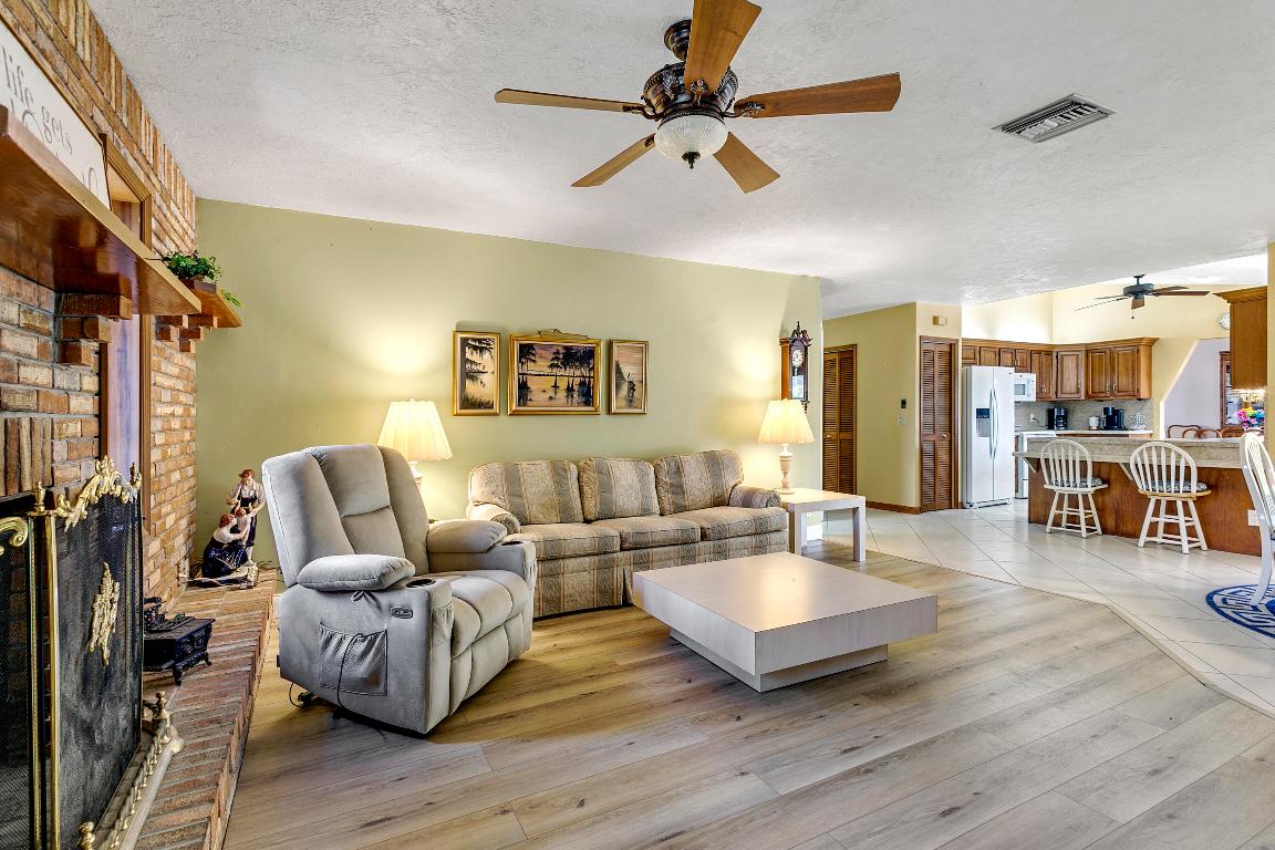 LOXAHATCHEE GROVES - Residential