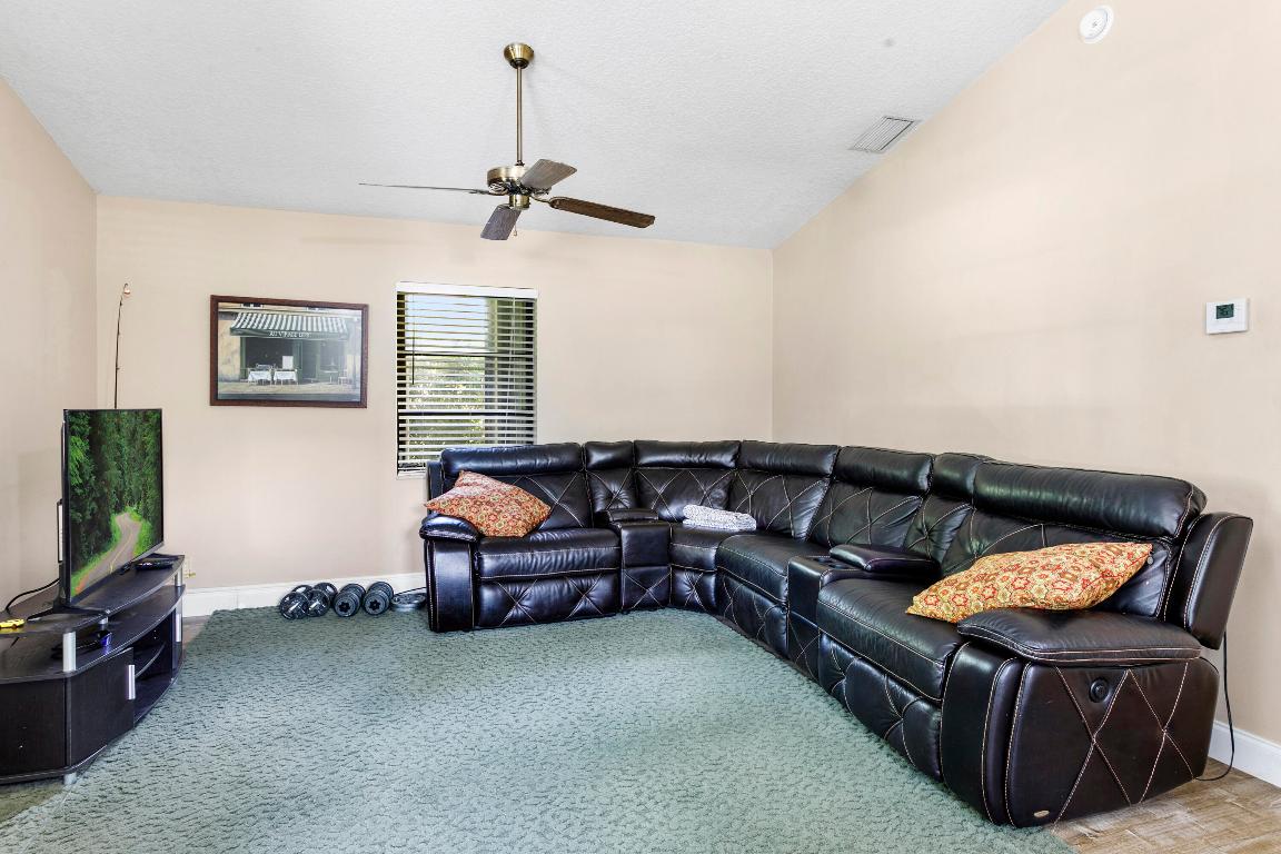 LOXAHATCHEE GROVES - Residential