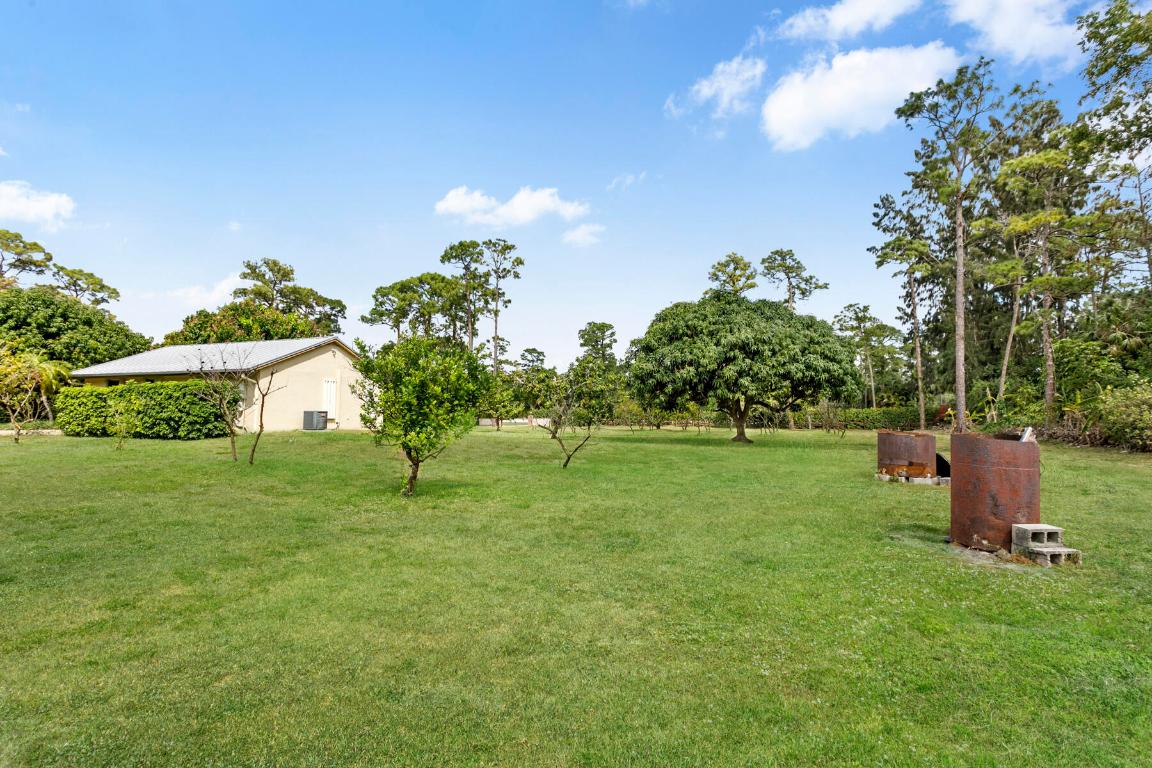 LOXAHATCHEE GROVES - Residential