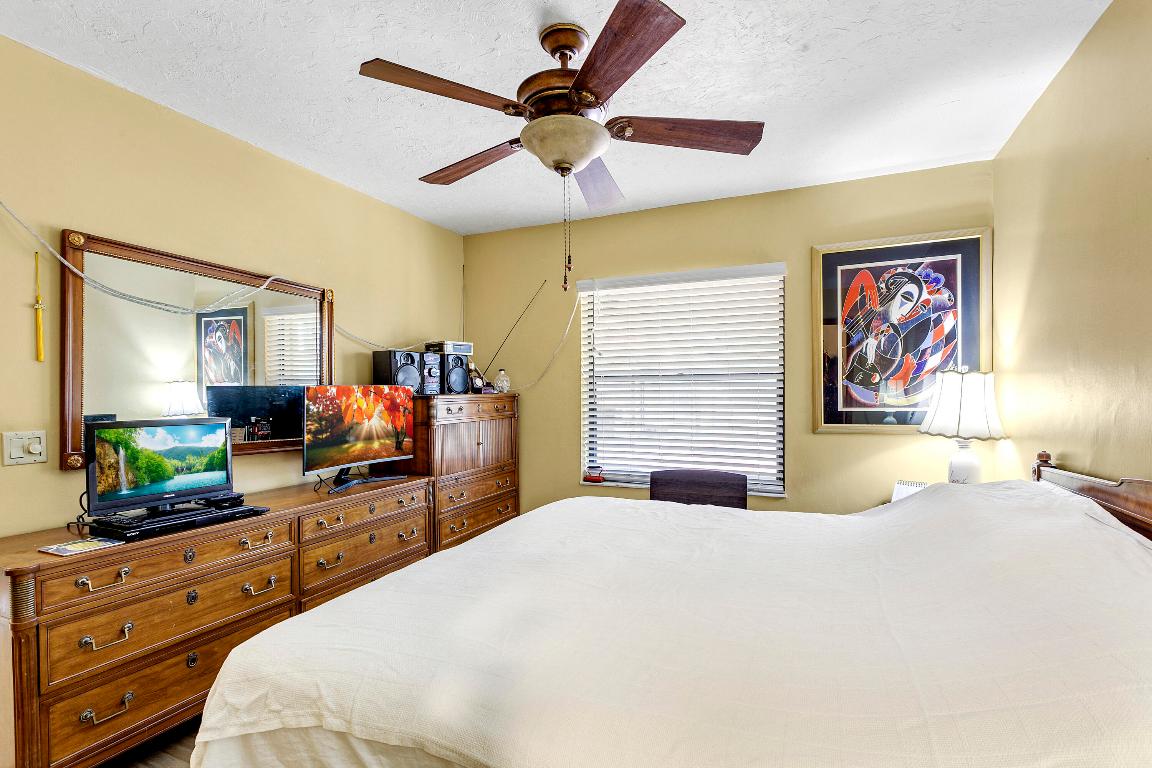 LOXAHATCHEE GROVES - Residential