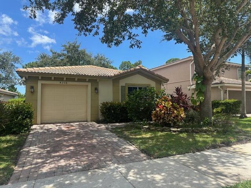 Photo of 4358 SE Graham Drive, Stuart, FL 34997 (MLS # R11014296)