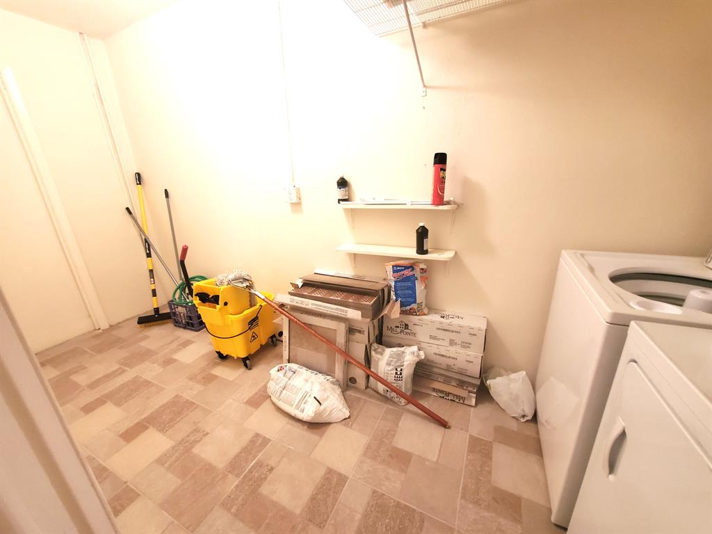 CRESTHAVEN - Residential