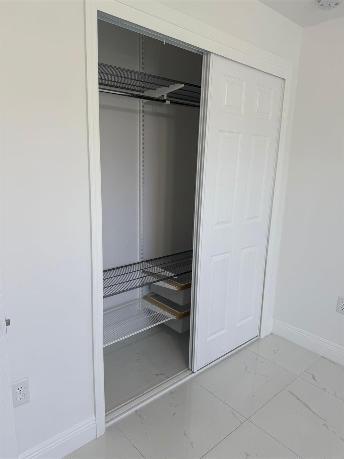 PINE AIR 4 - Residential Lease