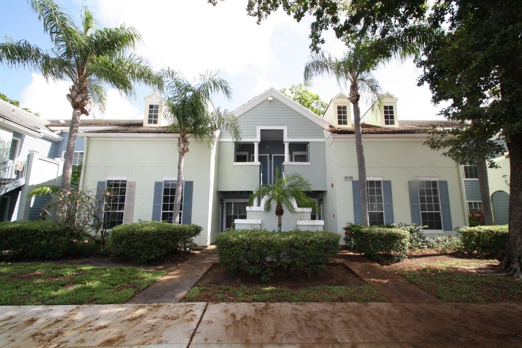 Photo of 1000 Crystal Way #D, Delray Beach, FL 33444 (MLS # R10980257)