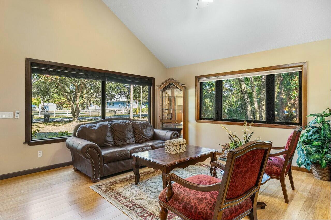 PALM BEACH RANCHETTES - Residential