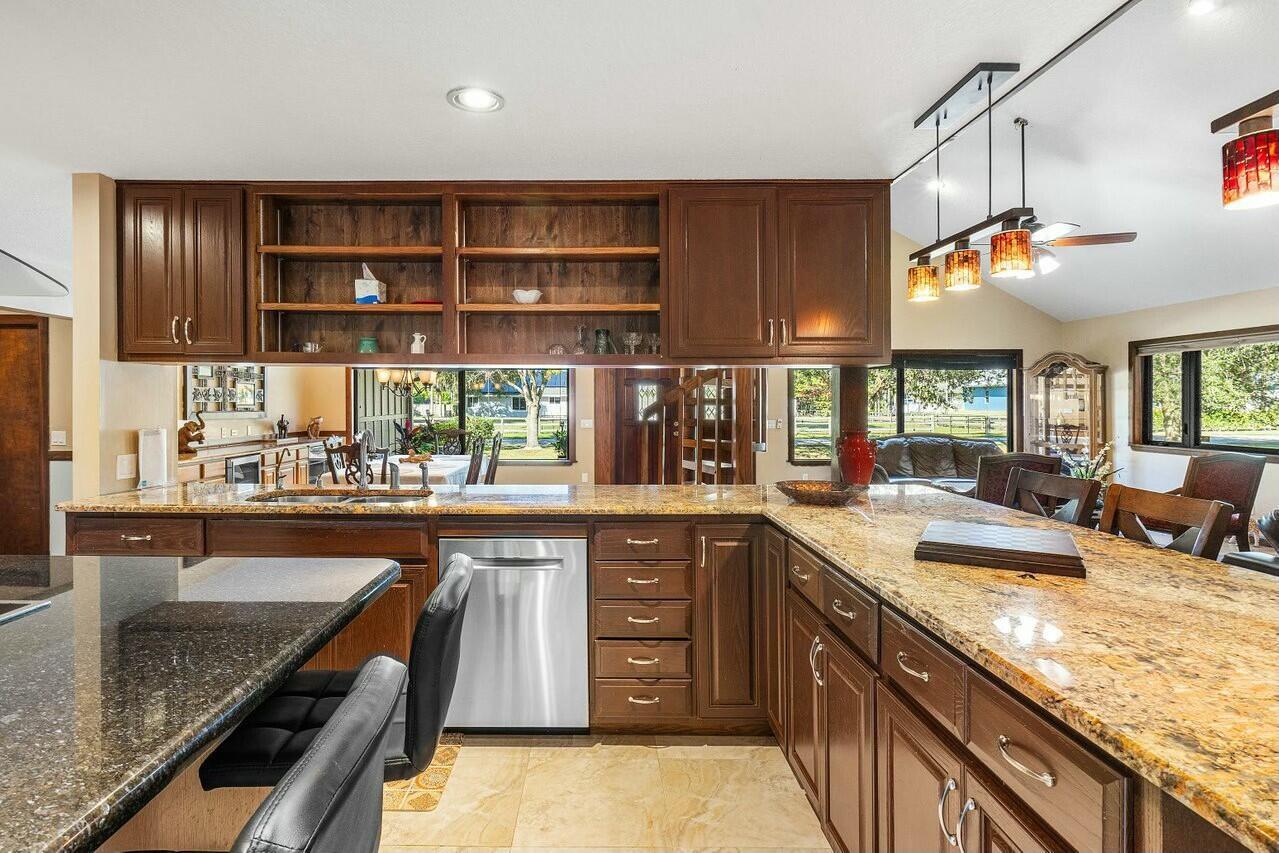 PALM BEACH RANCHETTES - Residential