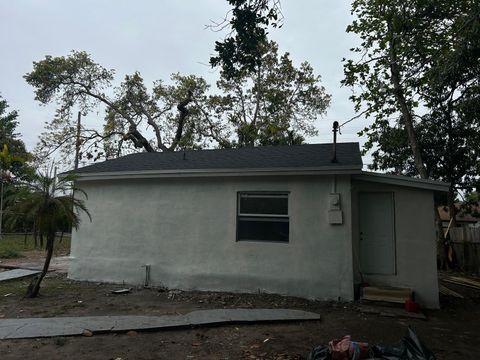 1063 NW 55th Terrace Miami FL 33127