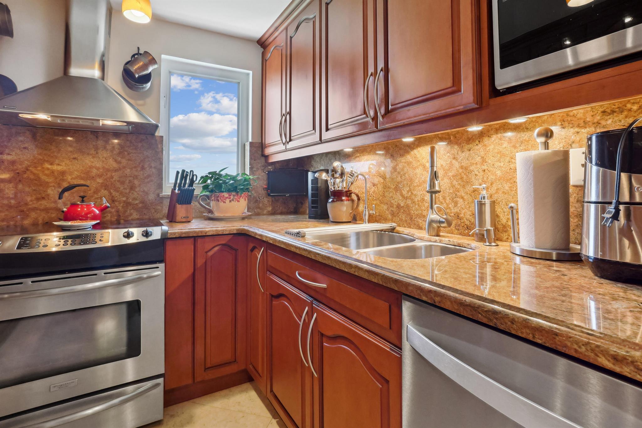 Ambassadors East Condo - Residential Lease