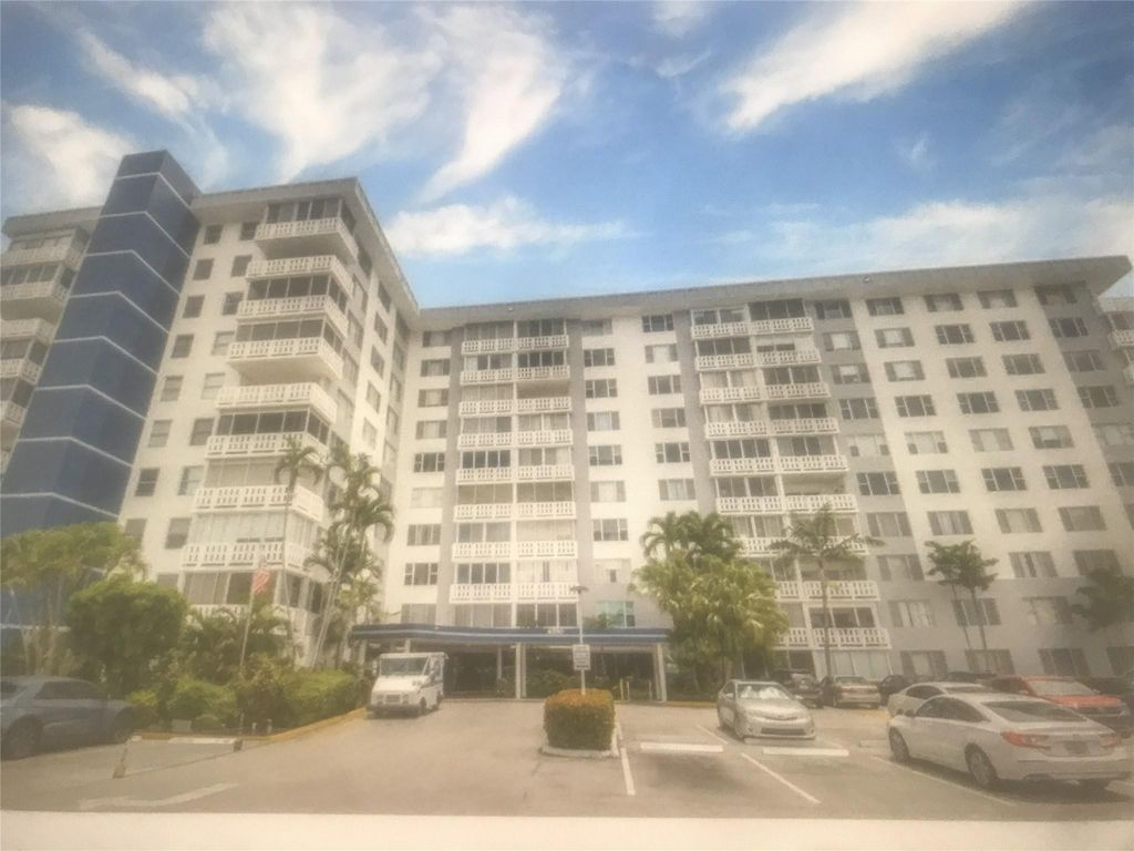 Photo of 4350 Hillcrest Drive #704, Hollywood, FL 33021 (MLS # B26027138)