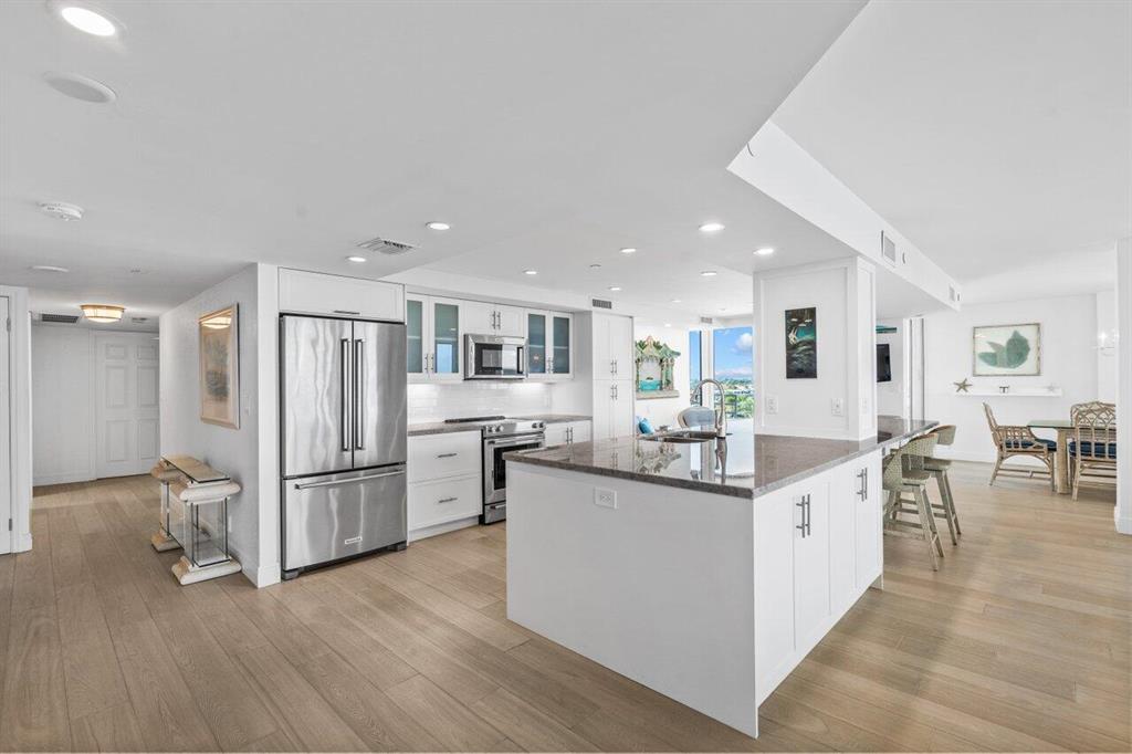 HIGHLAND PLACE CONDO - Residential