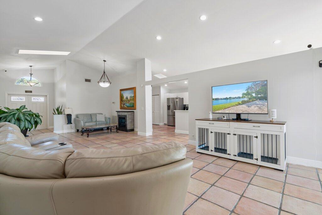 PALM ISLES- SOUTHWIND ESTATES - Residential