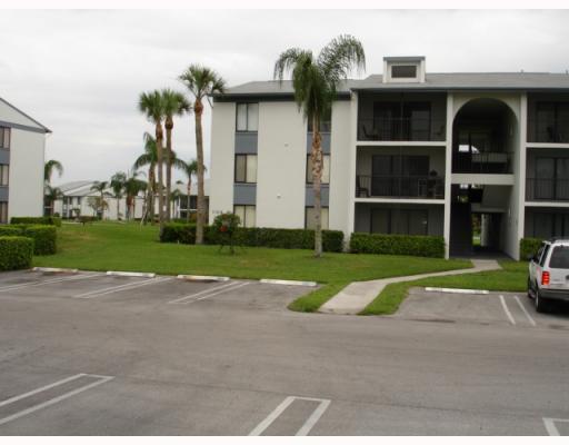 Photo of 1105 GREEN PINE Boulevard #C2, West Palm Beach, FL 33409 (MLS # B26077062)