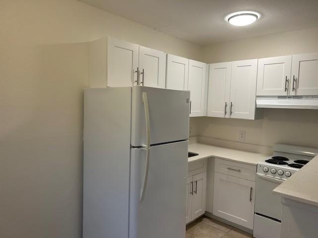 COURTS AT OAKLAND PARK - Residential Lease