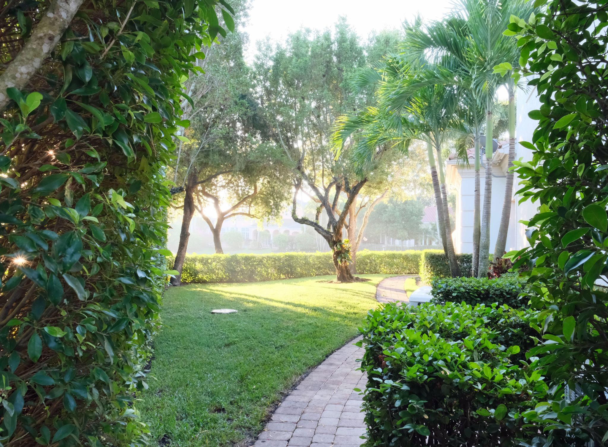 MIZNER ESTATES OF PALM BE - Residential