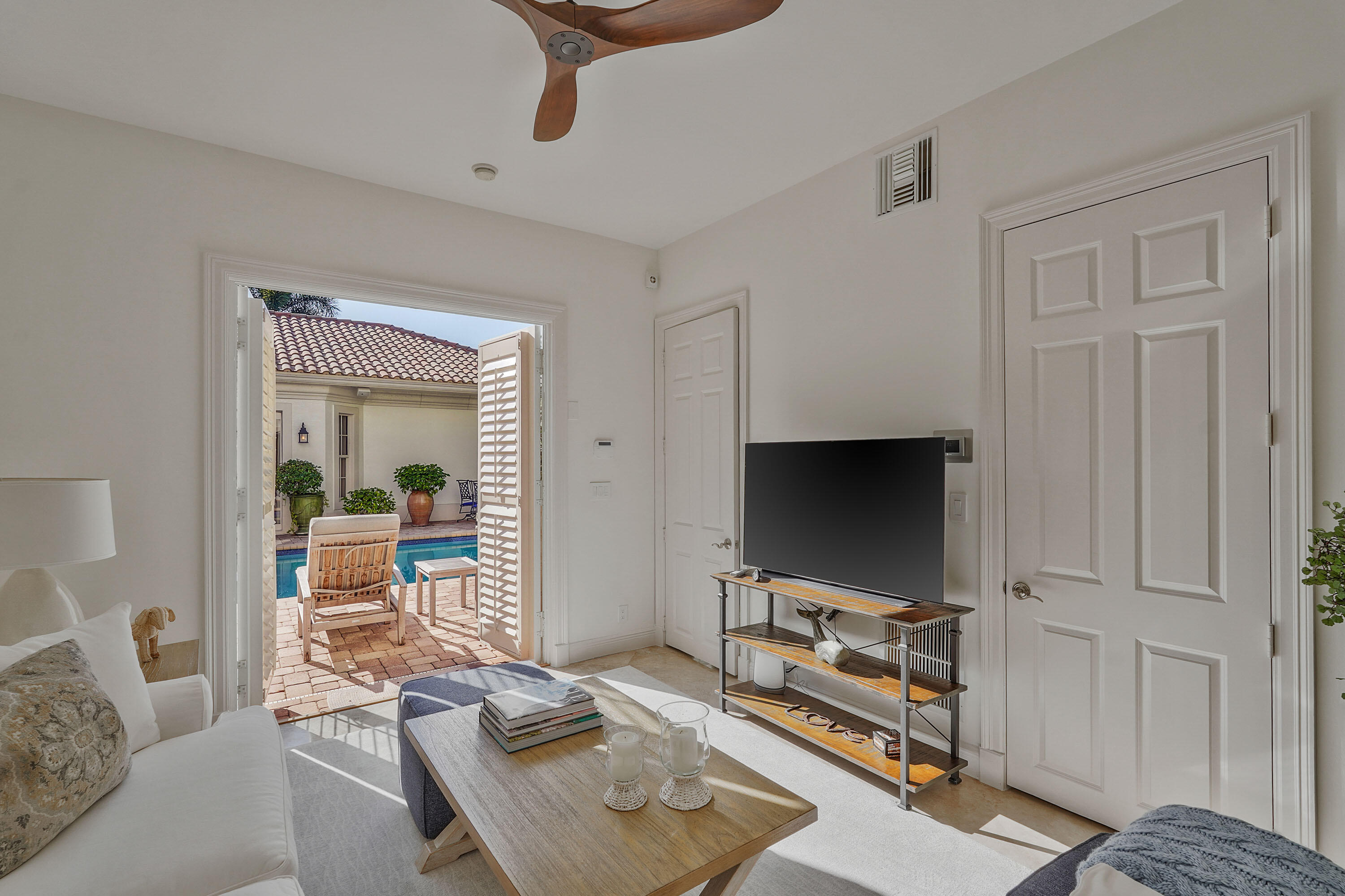 MIZNER ESTATES OF PALM BEACH POLO & COUNTRY CLUB W - Residential