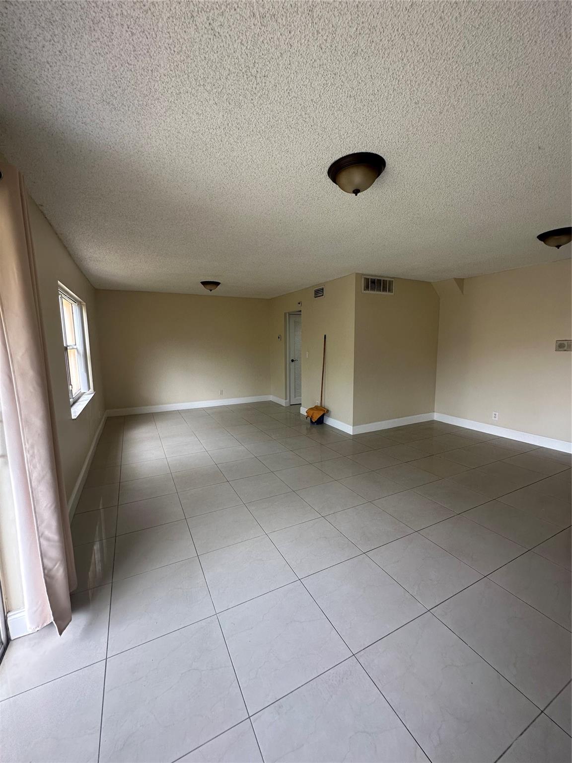 VENETIAN GARDEN OF MIAMI - Residential Lease