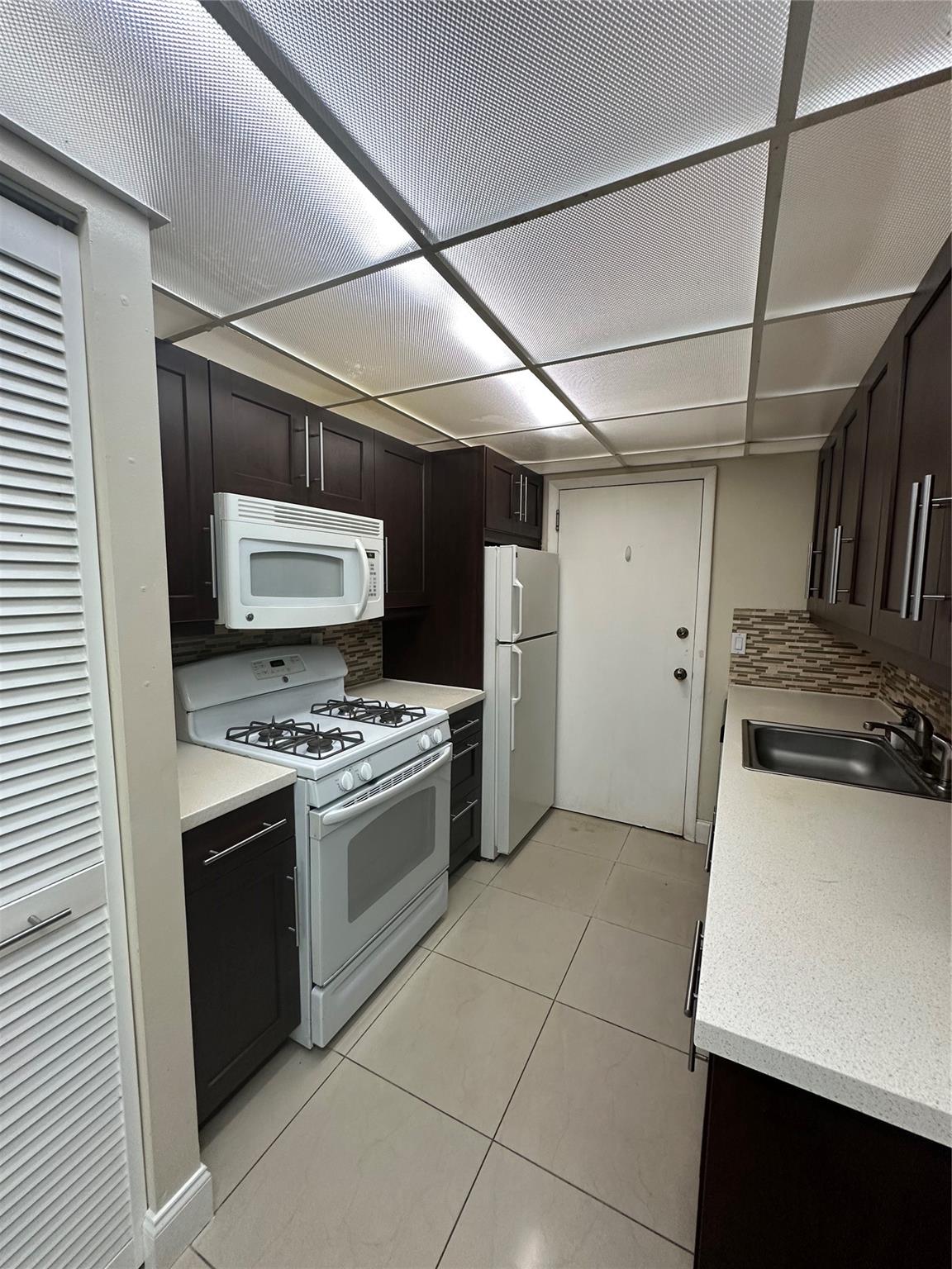 VENETIAN GARDEN OF MIAMI - Residential Lease