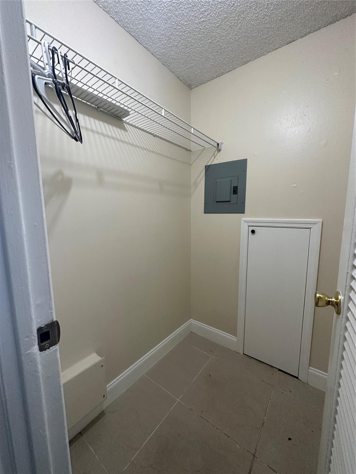 VENETIAN GARDEN OF MIAMI - Residential Lease