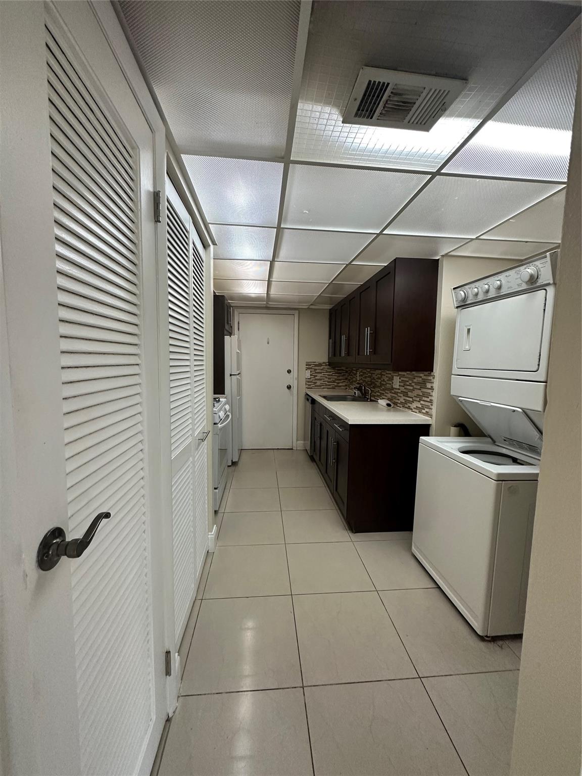 VENETIAN GARDEN OF MIAMI - Residential Lease