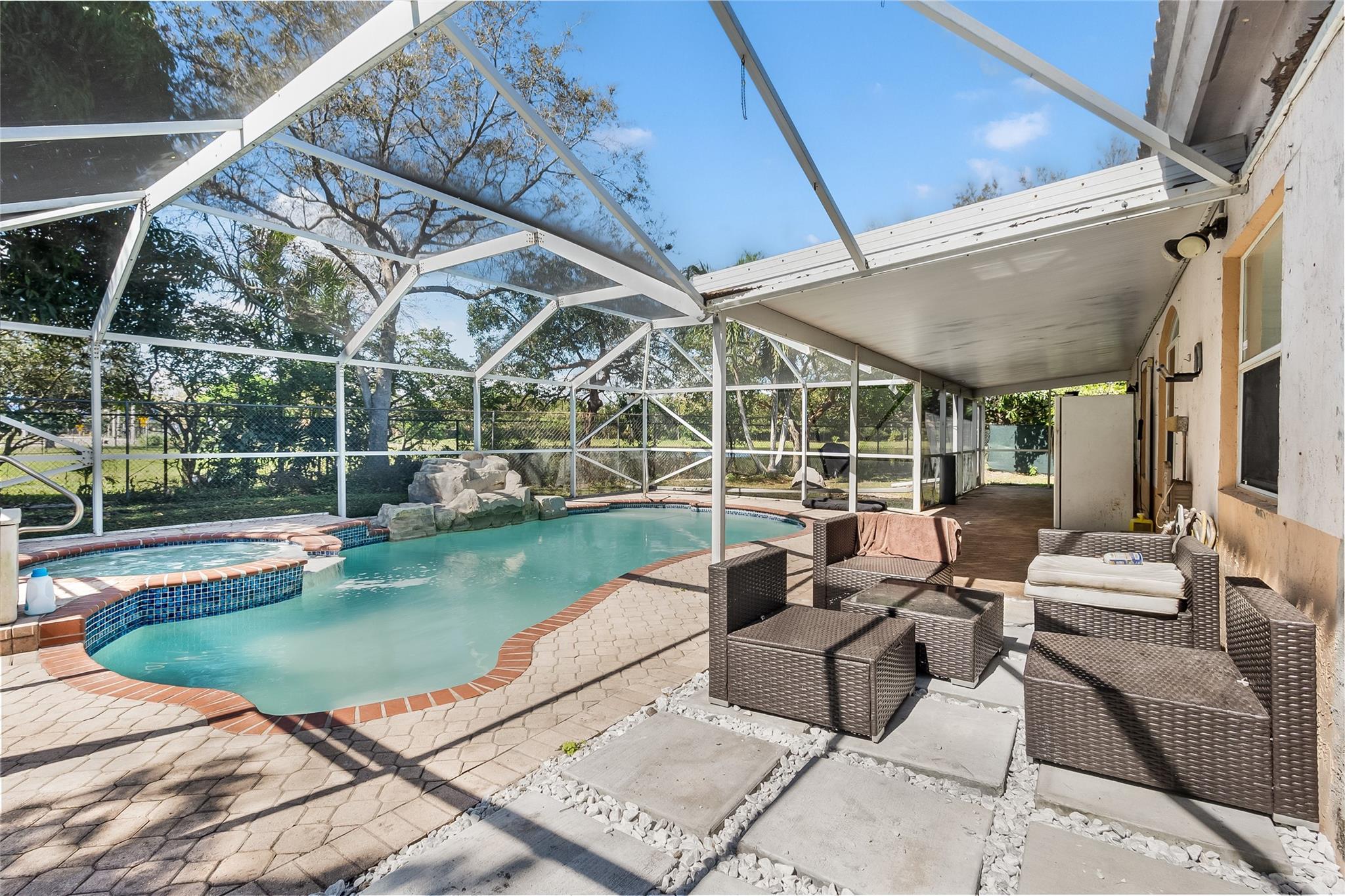 Avalon 160-4 B - Residential