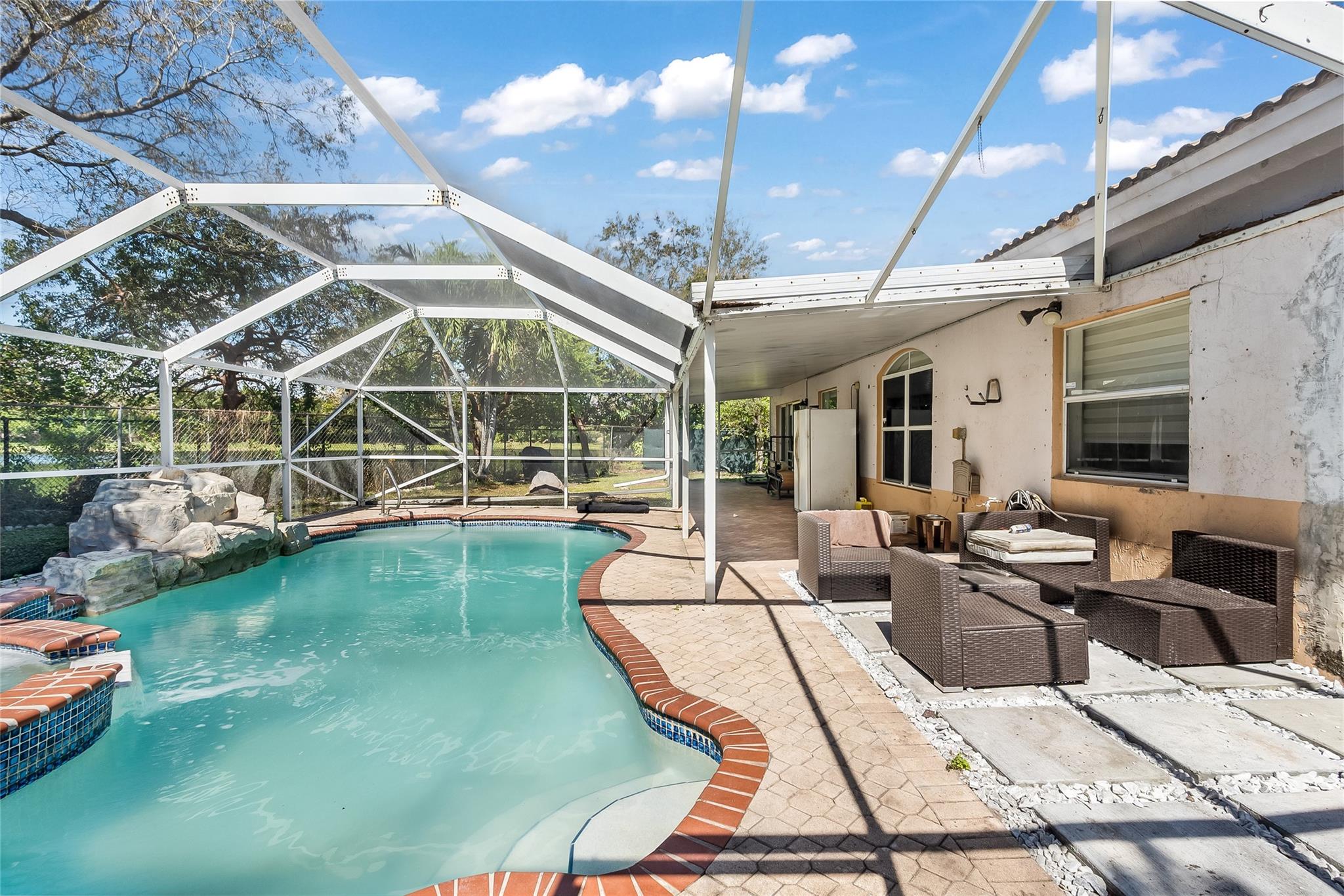 Avalon 160-4 B - Residential