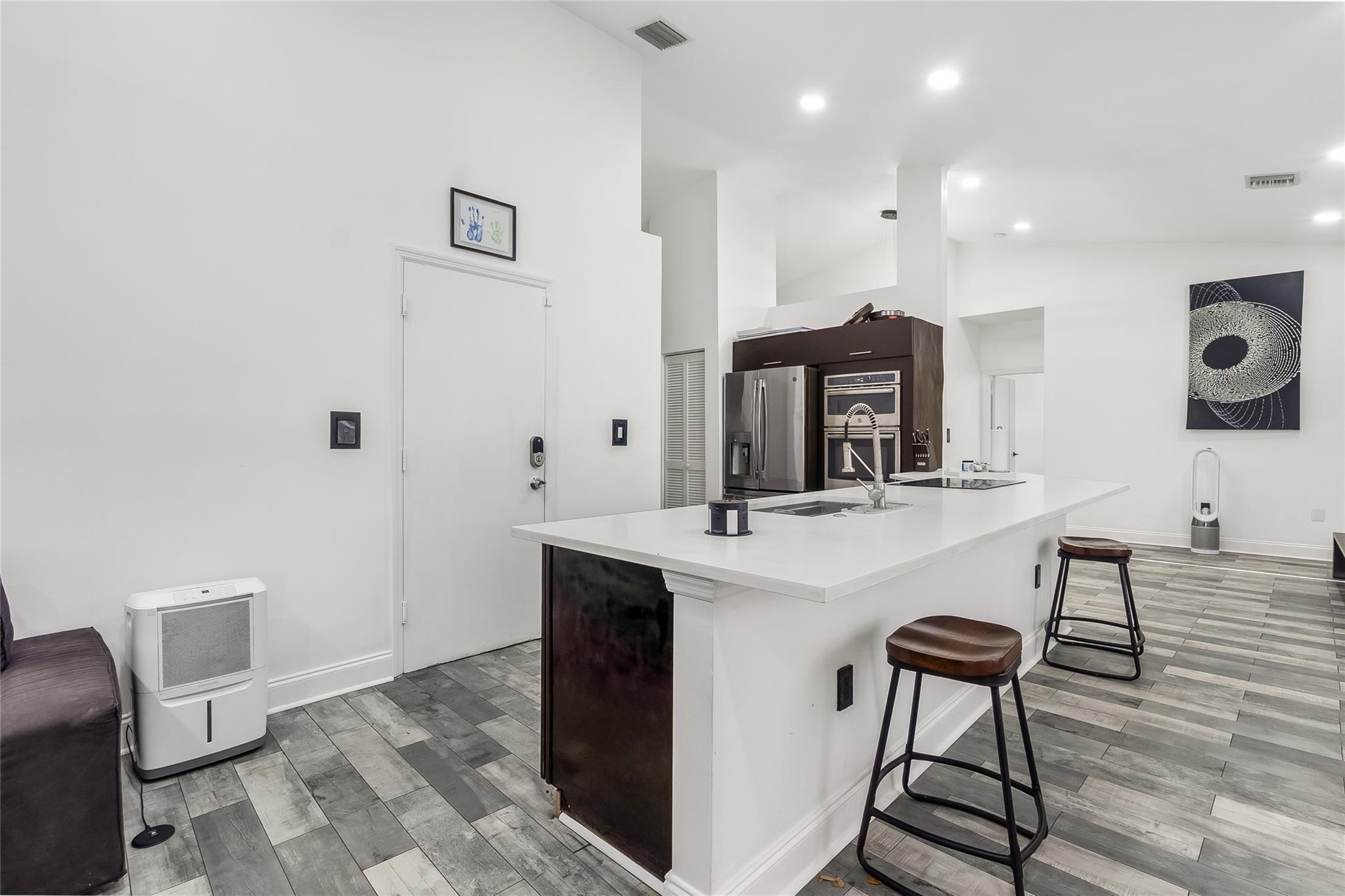 Avalon 160-4 B - Residential